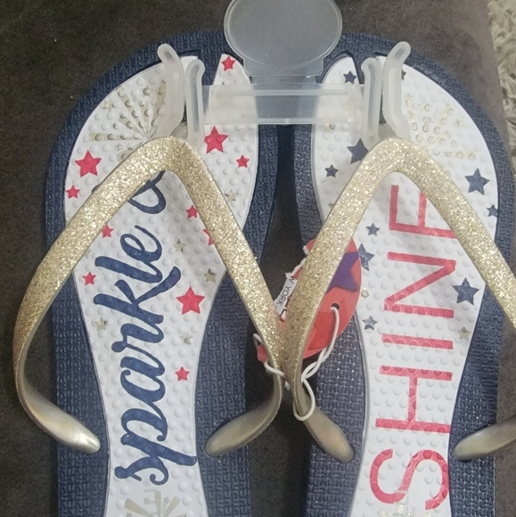 Brand new never worn girl size 3 - 4. - Picture 2 of 3